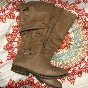 Brown boots size 8